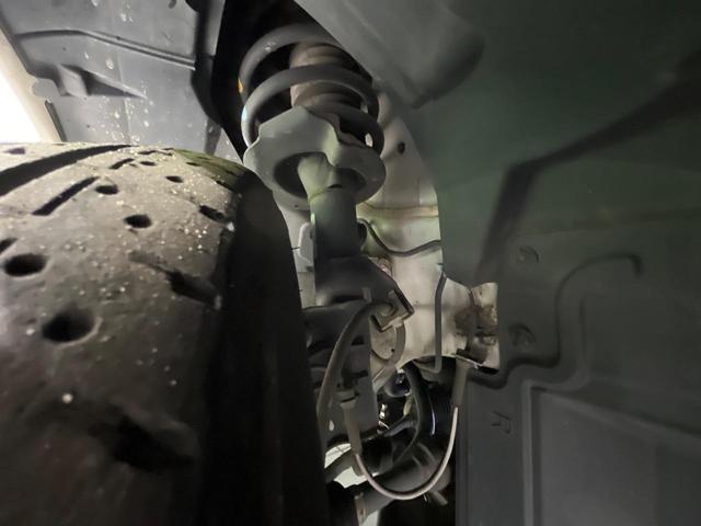 セレナ ハイウェイスター　Ｓ－ハイブリッド　Ｖセレクション　両側電動ドア　純正ＳＤナビ　後席モニター　バックカメラ　禁煙車　スマートキー　ＨＩＤヘッド　ビルトインＥＴＣ　クルコン　純正１６インチアルミ　オートライト　オートエアコン　リアエアコン（21枚目）