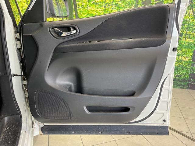 セレナ ハイウェイスター　Ｓ－ハイブリッド　Ｖセレクション　両側電動ドア　純正ＳＤナビ　後席モニター　バックカメラ　禁煙車　スマートキー　ＨＩＤヘッド　ビルトインＥＴＣ　クルコン　純正１６インチアルミ　オートライト　オートエアコン　リアエアコン（40枚目）