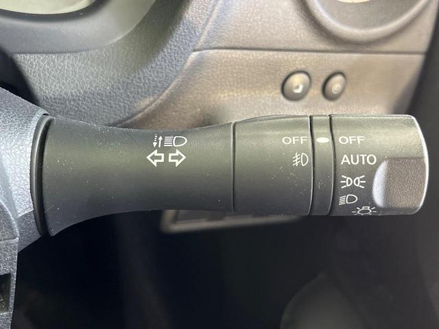 ノート メダリスト　純正ＳＤナビ　全周囲カメラ　禁煙車　ハーフレザーシート　スマートキー　ＥＴＣ　オートライト　オートエアコン　Ｂｌｕｅｔｏｏｔｈ　ＣＤ　ＤＶＤ再生　フルセグ（7枚目）