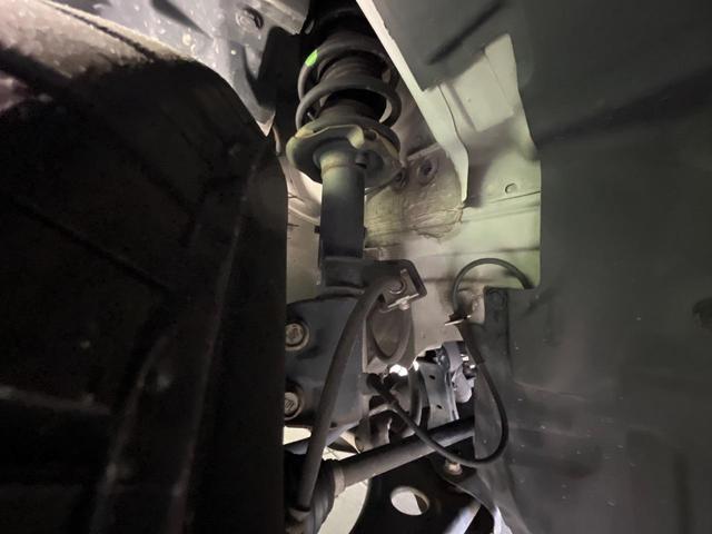 ノート メダリスト　純正ＳＤナビ　全周囲カメラ　禁煙車　ハーフレザーシート　スマートキー　ＥＴＣ　オートライト　オートエアコン　Ｂｌｕｅｔｏｏｔｈ　ＣＤ　ＤＶＤ再生　フルセグ（20枚目）