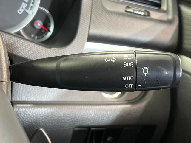 スイフト ＲＳ　禁煙車　スマートキー　ＨＩＤヘッド　純正１６インチアルミ　オートライト　オートエアコン　ＣＤ（44枚目）