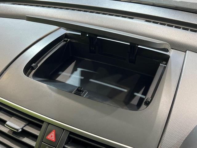 スイフト ＲＳ　禁煙車　スマートキー　ＨＩＤヘッド　純正１６インチアルミ　オートライト　オートエアコン　ＣＤ（49枚目）