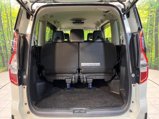 セレナ ハイウェイスターＶ　アルパイン１１インチナビ　プロパイロット　１０．１インチ後席モニター　衝突軽減システム　ブラインドスポットモニター　クリアランスソナー　両側パワースライドドア　シートヒーター　ハンドルヒーター（10枚目）