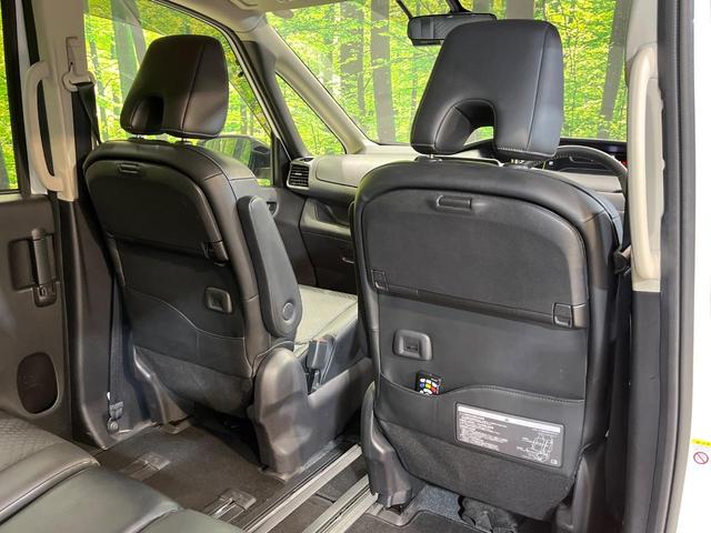 セレナ ハイウェイスターＶ　アルパイン１１インチナビ　プロパイロット　１０．１インチ後席モニター　衝突軽減システム　ブラインドスポットモニター　クリアランスソナー　両側パワースライドドア　シートヒーター　ハンドルヒーター（51枚目）