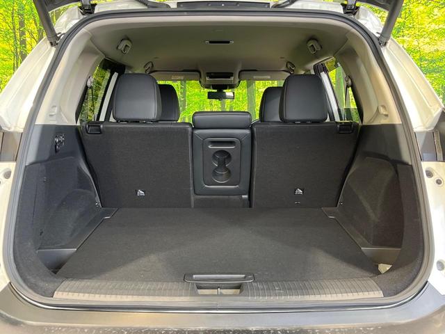 エクストレイル Ｇ　ｅ－４ＯＲＣＥ　純正１２型ナビ　全周囲カメラ　衝突被害軽減システム　禁煙車　電動リアゲート　レザーシート　ドラレコ　コーナーセンサー　スマートキー　ＬＥＤヘッド　ビルトインＥＴＣ　クルコン　純正１９インチアルミ（10枚目）