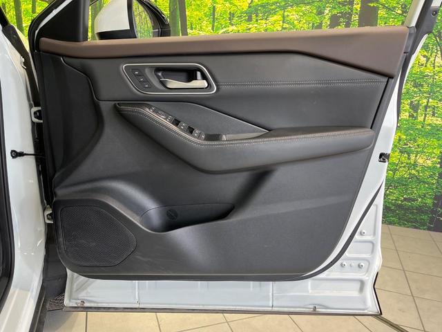 エクストレイル Ｇ　ｅ－４ＯＲＣＥ　純正１２型ナビ　全周囲カメラ　衝突被害軽減システム　禁煙車　電動リアゲート　レザーシート　ドラレコ　コーナーセンサー　スマートキー　ＬＥＤヘッド　ビルトインＥＴＣ　クルコン　純正１９インチアルミ（55枚目）