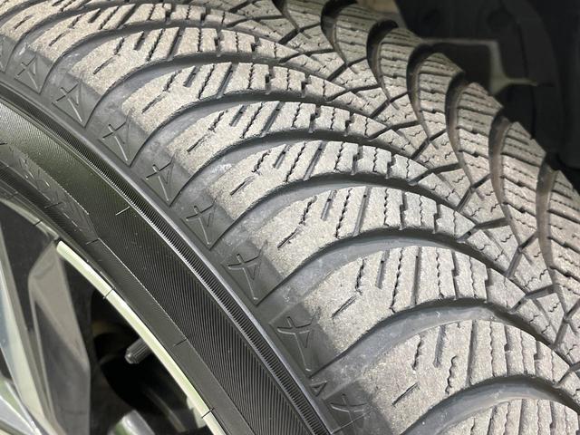 エクストレイル Ｇ　ｅ－４ＯＲＣＥ　純正１２型ナビ　全周囲カメラ　衝突被害軽減システム　禁煙車　電動リアゲート　レザーシート　ドラレコ　コーナーセンサー　スマートキー　ＬＥＤヘッド　ビルトインＥＴＣ　クルコン　純正１９インチアルミ（69枚目）