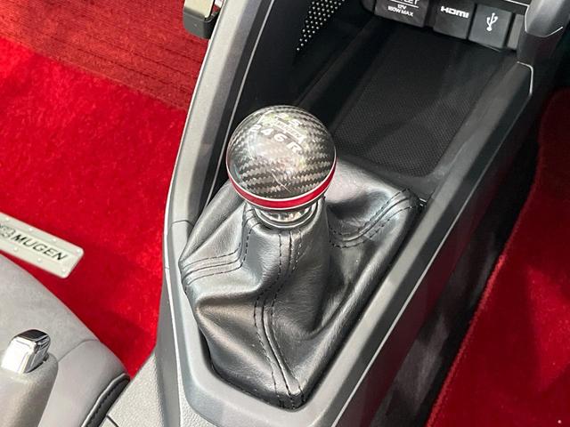 S660 α MT車 ターボ バックカメラ 禁煙車 ハーフレザーシート スマートキー LEDヘッド ETC クルコン 純正15インチアルミ オートライト オートエアコン Bluetooth(3枚目)