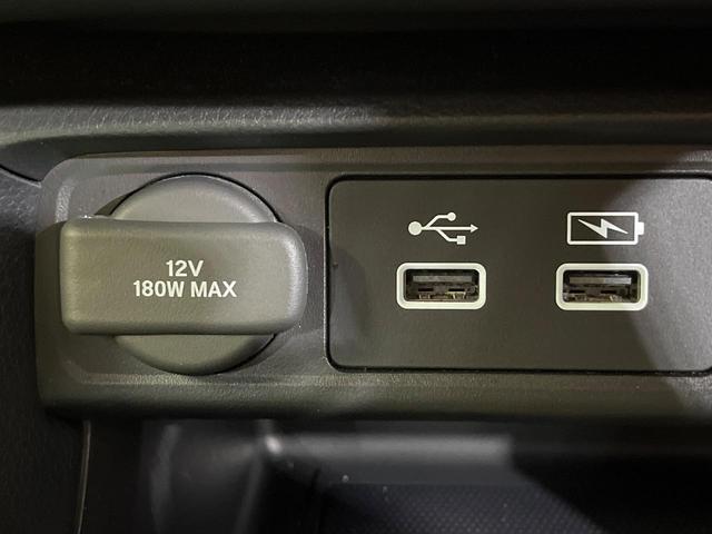 シビック ｅ：ＨＥＶ　純正９型ナビ　テールゲートスポイラー　バックカメラ　ＢＯＳＥサウンド　衝突被害軽減システム　レーダークルーズ　禁煙車　ハーフレザーシート　コーナーセンサー　スマートキー　ＬＥＤヘッド　ＥＴＣ２．０（39枚目）