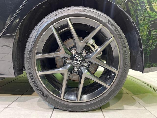 シビック ｅ：ＨＥＶ　純正９型ナビ　テールゲートスポイラー　バックカメラ　ＢＯＳＥサウンド　衝突被害軽減システム　レーダークルーズ　禁煙車　ハーフレザーシート　コーナーセンサー　スマートキー　ＬＥＤヘッド　ＥＴＣ２．０（50枚目）