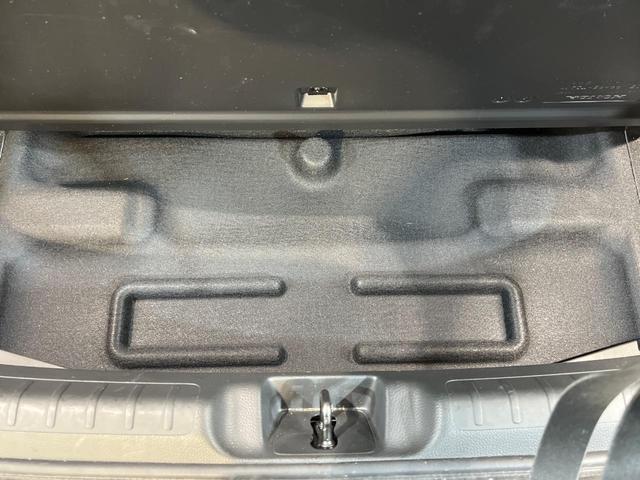 シビック ｅ：ＨＥＶ　純正９型ナビ　テールゲートスポイラー　バックカメラ　ＢＯＳＥサウンド　衝突被害軽減システム　レーダークルーズ　禁煙車　ハーフレザーシート　コーナーセンサー　スマートキー　ＬＥＤヘッド　ＥＴＣ２．０（66枚目）