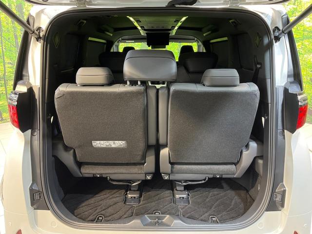 アルファードハイブリッド Ｚ　両側電動ドア　純正１４インチナビ　後席モニター　全周囲カメラ　衝突被害軽減システム　レーダークルーズ　禁煙車　電動リアゲート　レザーシート　前席シートエアコン　リアシートエアコン　前後席パワーシート（10枚目）