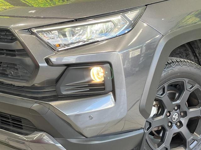 ＲＡＶ４ アドベンチャー　オフロードパッケージ　４ＷＤ　バックカメラ　衝突被害軽減システム　レーダークルーズ　禁煙車　パワーシート　ドラレコ　コーナーセンサー　スマートキー　ＬＥＤヘッド　ビルトインＥＴＣ　純正１８インチアルミ　車線逸脱警報（12枚目）