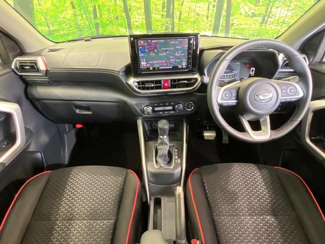 ロッキー Ｇ　純正９型ナビ　全周囲カメラ　衝突被害軽減システム　レーダークルーズ　禁煙車　ドラレコ　コーナーセンサー　スマートキー　ＬＥＤヘッド　ビルトインＥＴＣ　純正１７インチアルミ　オートハイビーム（2枚目）