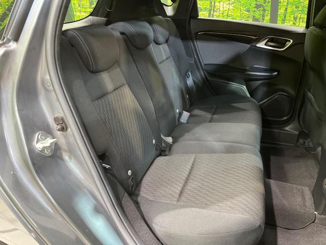 フィットハイブリッド Ｓ　ホンダセンシング　純正ＳＤナビ　バックカメラ　衝突被害軽減システム　レーダークルーズ　禁煙車　スマートキー　ＬＥＤヘッド　ビルトインＥＴＣ　純正１６インチアルミ　車線逸脱警報　オートライト　オートエアコン（10枚目）