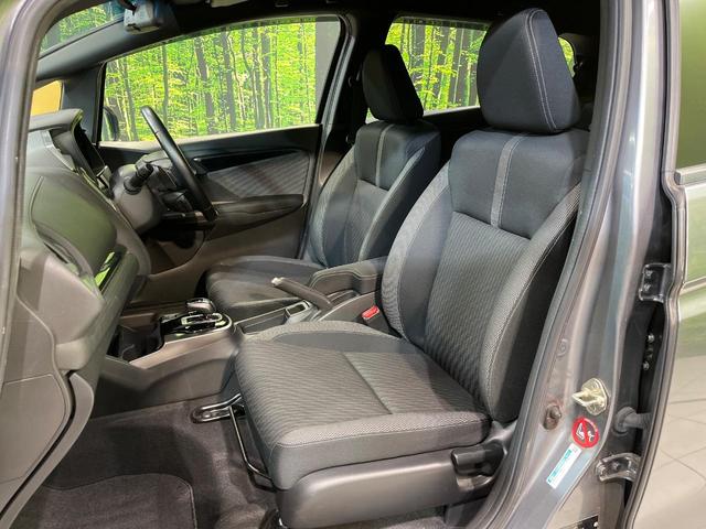 フィットハイブリッド Ｓ　ホンダセンシング　純正ＳＤナビ　バックカメラ　衝突被害軽減システム　レーダークルーズ　禁煙車　スマートキー　ＬＥＤヘッド　ビルトインＥＴＣ　純正１６インチアルミ　車線逸脱警報　オートライト　オートエアコン（26枚目）