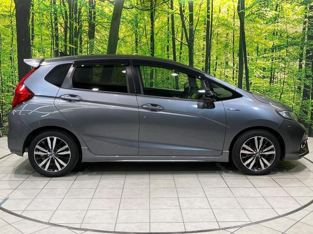 フィットハイブリッド Ｓ　ホンダセンシング　純正ＳＤナビ　バックカメラ　衝突被害軽減システム　レーダークルーズ　禁煙車　スマートキー　ＬＥＤヘッド　ビルトインＥＴＣ　純正１６インチアルミ　車線逸脱警報　オートライト　オートエアコン（30枚目）