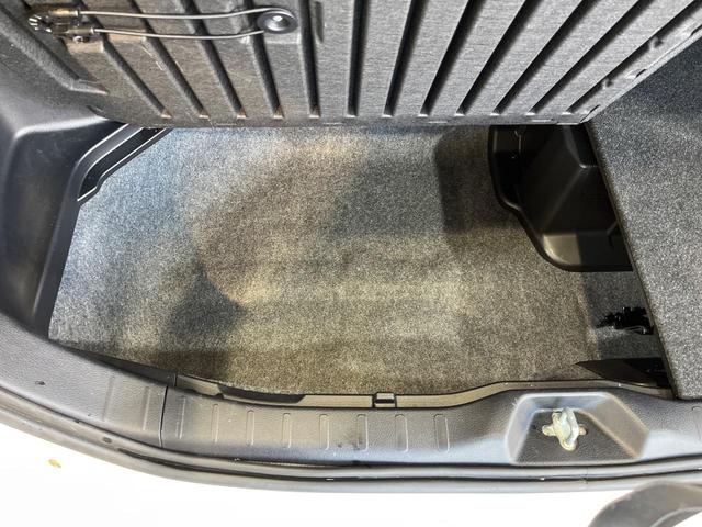 ヴォクシー ハイブリッドＺＳ　煌ＩＩＩ　両側電動ドア　純正９型ナビ　後席モニター　バックカメラ　衝突被害軽減システム　禁煙車　ハーフレザーシート　ドラレコ　コーナーセンサー　スマートキー　ＬＥＤヘッド　ビルトインＥＴＣ　クルコン（44枚目）