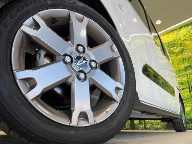 タント ファンクロスターボ　９型ディスプレイオーディオ　両側電動ドア　全周囲カメラ　衝突被害軽減システム　レーダークルーズ　禁煙車　ドラレコ　スマートキー　ＬＥＤヘッド　ルーフレール　ＥＴＣ（13枚目）