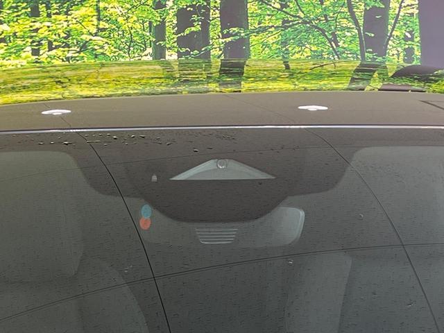 ＭＡＺＤＡ３ファストバック １５Ｓツーリング　ＳＤナビ　全周囲カメラ　衝突被害軽減システム　レーダークルーズ　禁煙車　コーナーセンサー　スマートキー　ＬＥＤヘッド　ビルトインＥＴＣ　純正１８インチアルミ　オートハイビーム　車線逸脱警報（3枚目）