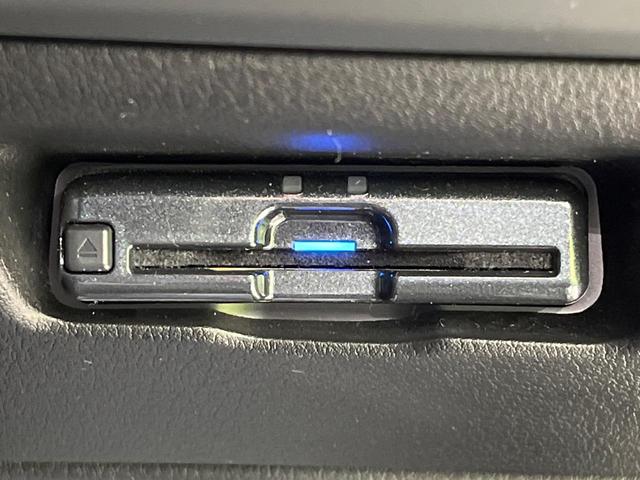 ＭＡＺＤＡ３ファストバック １５Ｓツーリング　ＳＤナビ　全周囲カメラ　衝突被害軽減システム　レーダークルーズ　禁煙車　コーナーセンサー　スマートキー　ＬＥＤヘッド　ビルトインＥＴＣ　純正１８インチアルミ　オートハイビーム　車線逸脱警報（23枚目）