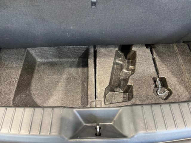 ＭＡＺＤＡ３ファストバック １５Ｓツーリング　ＳＤナビ　全周囲カメラ　衝突被害軽減システム　レーダークルーズ　禁煙車　コーナーセンサー　スマートキー　ＬＥＤヘッド　ビルトインＥＴＣ　純正１８インチアルミ　オートハイビーム　車線逸脱警報（41枚目）