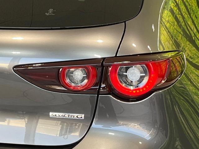 ＭＡＺＤＡ３ファストバック １５Ｓツーリング　ＳＤナビ　全周囲カメラ　衝突被害軽減システム　レーダークルーズ　禁煙車　コーナーセンサー　スマートキー　ＬＥＤヘッド　ビルトインＥＴＣ　純正１８インチアルミ　オートハイビーム　車線逸脱警報（50枚目）