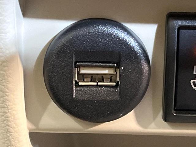 アルトラパン Ｘ　純正８型ナビ　全周囲カメラ　禁煙車　コーナーセンサー　スマートキー　ＨＩＤヘッド　ビルトインＥＴＣ　純正１４インチアルミ　オートエアコン　Ｂｌｕｅｔｏｏｔｈ　ＣＤ　ＤＶＤ再生　フルセグ（37枚目）