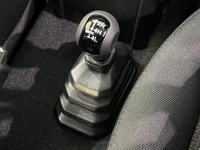 ジムニー XC 4WD 届出済未使用車 衝突被害軽減システム コーナーセンサー スマートキー LEDヘッド 純正16インチアルミ オートハイビーム 車線逸脱警報 オートライト オートエアコン(3枚目)