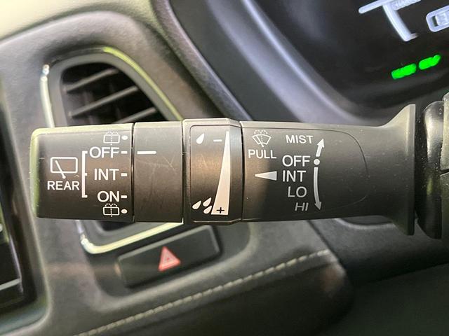 ヴェゼル ハイブリッドRS・ホンダセンシング 純正SDナビ バックカメラ 衝突被害軽減システム ハーフレザーシート スマートキー LEDヘッド ビルトインETC 純正18インチアルミ オートライト デュアルエアコン Bluetooth CD(25枚目)