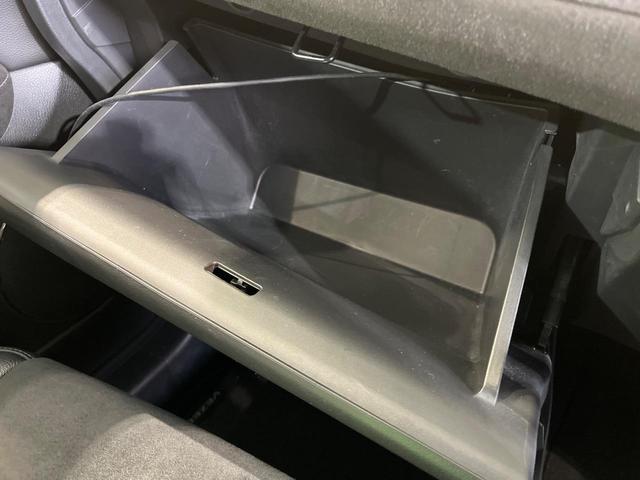 ヴェゼル ハイブリッドRS・ホンダセンシング 純正SDナビ バックカメラ 衝突被害軽減システム ハーフレザーシート スマートキー LEDヘッド ビルトインETC 純正18インチアルミ オートライト デュアルエアコン Bluetooth CD(52枚目)