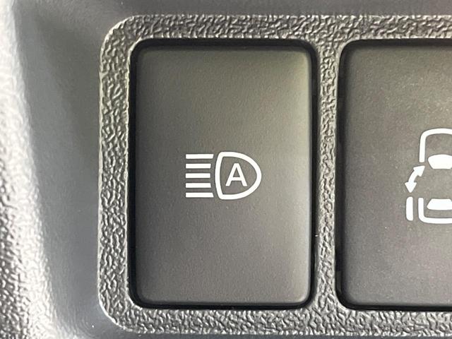 ハイエースワゴン GL セーフティセンス 純正ナビ 全周囲カメラ デジタルインナーミラー 電動スライドドア オートエアコン ウッドコンビステアリング 横滑り防止 オートライト スマートキー&プッシュスタート(6枚目)