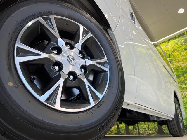 ハイエースワゴン GL セーフティセンス 純正ナビ 全周囲カメラ デジタルインナーミラー 電動スライドドア オートエアコン ウッドコンビステアリング 横滑り防止 オートライト スマートキー&プッシュスタート(13枚目)