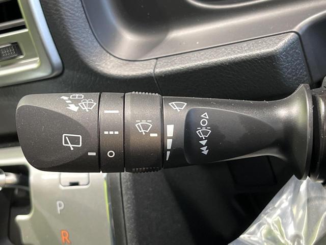 ハイエースワゴン GL セーフティセンス 純正ナビ 全周囲カメラ デジタルインナーミラー 電動スライドドア オートエアコン ウッドコンビステアリング 横滑り防止 オートライト スマートキー&プッシュスタート(25枚目)