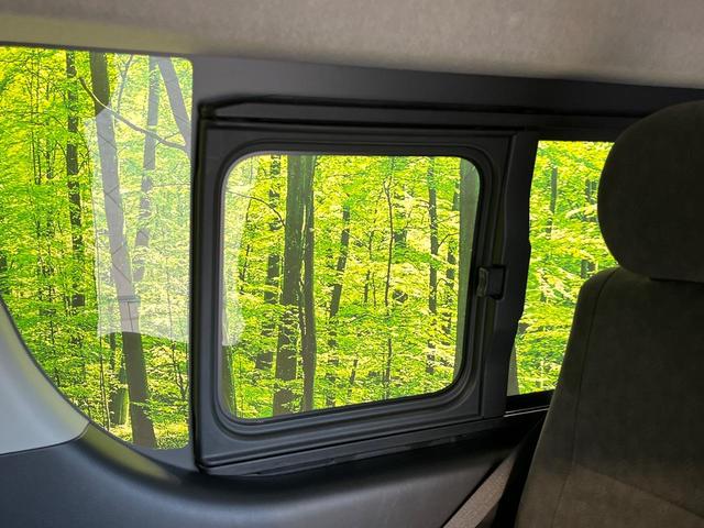 ハイエースワゴン GL セーフティセンス 純正ナビ 全周囲カメラ デジタルインナーミラー 電動スライドドア オートエアコン ウッドコンビステアリング 横滑り防止 オートライト スマートキー&プッシュスタート(37枚目)