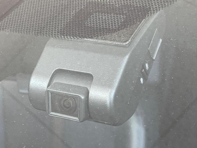 シエンタ ハイブリッドG クエロ 両側電動ドア 純正9型ナビ 全周囲カメラ 衝突被害軽減システム 禁煙車 ハーフレザーシート ドラレコ コーナーセンサー スマートキー LEDヘッド ナビ連動ETC クルコン 純正15インチアルミ(30枚目)