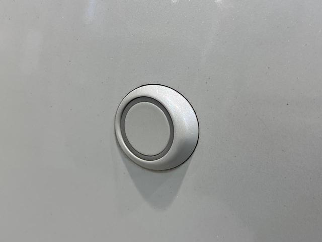 シエンタ ハイブリッドG クエロ 両側電動ドア 純正9型ナビ 全周囲カメラ 衝突被害軽減システム 禁煙車 ハーフレザーシート ドラレコ コーナーセンサー スマートキー LEDヘッド ナビ連動ETC クルコン 純正15インチアルミ(35枚目)