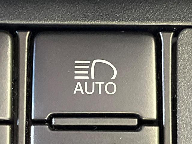 シエンタ ハイブリッドG クエロ 両側電動ドア 純正9型ナビ 全周囲カメラ 衝突被害軽減システム 禁煙車 ハーフレザーシート ドラレコ コーナーセンサー スマートキー LEDヘッド ナビ連動ETC クルコン 純正15インチアルミ(62枚目)