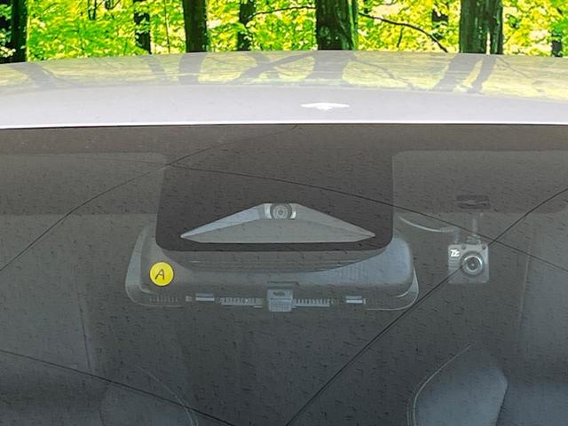 カローラツーリング ハイブリッド ダブルバイビー 純正10.5型ナビ バックカメラ 衝突被害軽減システム レーダークルーズ 禁煙車 ハーフレザーシート ドラレコ コーナーセンサー スマートキー LEDヘッド ETC2.0 純正17インチアルミ(5枚目)