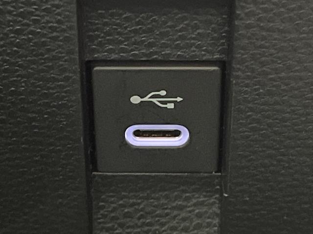 カローラツーリング ハイブリッド ダブルバイビー 純正10.5型ナビ バックカメラ 衝突被害軽減システム レーダークルーズ 禁煙車 ハーフレザーシート ドラレコ コーナーセンサー スマートキー LEDヘッド ETC2.0 純正17インチアルミ(70枚目)