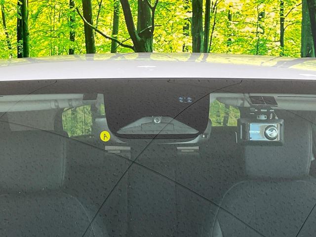 ヴェゼル e:HEV Z SDナビ バックカメラ 衝突被害軽減システム 禁煙車 電動リアゲート ハーフレザーシート ドラレコ コーナーセンサー スマートキー LEDヘッド ETC 純正18インチアルミ オートハイビーム(3枚目)