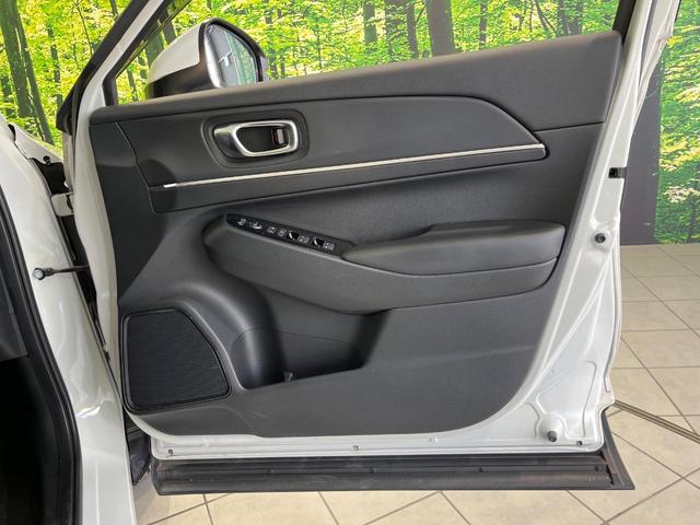 ヴェゼル e:HEV Z SDナビ バックカメラ 衝突被害軽減システム 禁煙車 電動リアゲート ハーフレザーシート ドラレコ コーナーセンサー スマートキー LEDヘッド ETC 純正18インチアルミ オートハイビーム(51枚目)