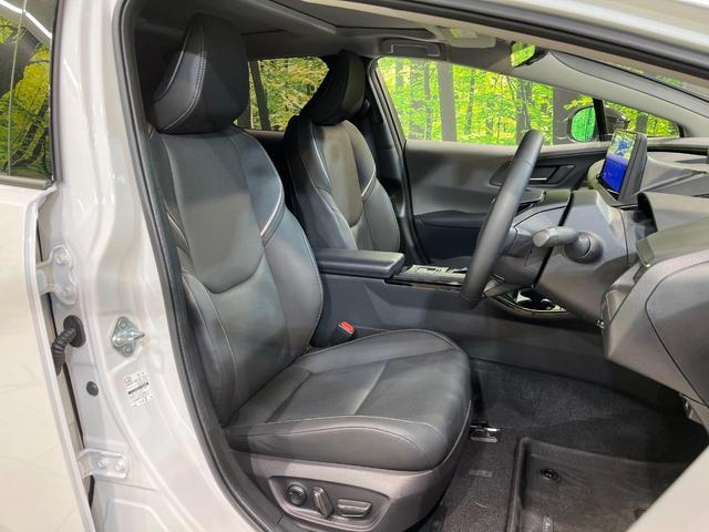 プリウス Ｚ　ガラスルーフ　フルエアロ　全周囲カメラ　衝突被害軽減システム　レーダークルーズ　禁煙車　電動リアゲート　ハーフレザーシート　前席シートエアコン　パワーシート　コーナーセンサー　スマートキー（8枚目）