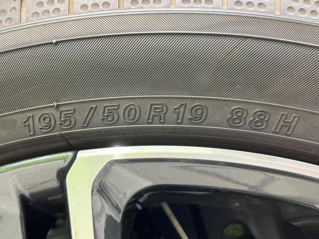 プリウス Ｚ　ガラスルーフ　フルエアロ　全周囲カメラ　衝突被害軽減システム　レーダークルーズ　禁煙車　電動リアゲート　ハーフレザーシート　前席シートエアコン　パワーシート　コーナーセンサー　スマートキー（70枚目）