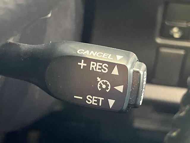 エスクァイア Gi 両側電動ドア 8インチナビ 後席モニター バックカメラ 衝突被害軽減システム 禁煙車 ドラレコ スマートキー LEDヘッド ETC クルコン 純正15インチアルミ オートハイビーム オートライト(7枚目)