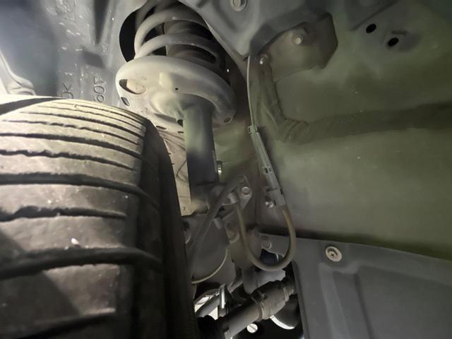 エスクァイア Gi 両側電動ドア 8インチナビ 後席モニター バックカメラ 衝突被害軽減システム 禁煙車 ドラレコ スマートキー LEDヘッド ETC クルコン 純正15インチアルミ オートハイビーム オートライト(21枚目)