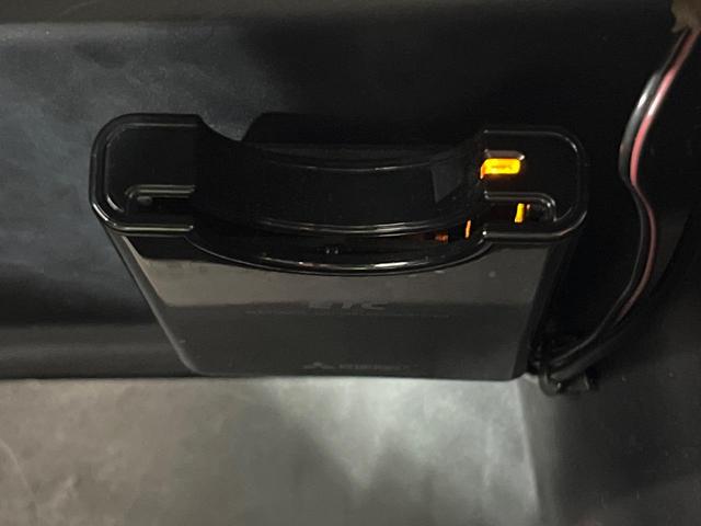 エスクァイア Gi 両側電動ドア 8インチナビ 後席モニター バックカメラ 衝突被害軽減システム 禁煙車 ドラレコ スマートキー LEDヘッド ETC クルコン 純正15インチアルミ オートハイビーム オートライト(43枚目)