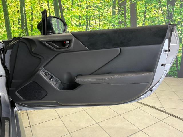 ＧＲ８６ ＲＺ　６ＭＴ車　ＳＤナビ　バックカメラ　禁煙車　ハーフレザーシート　スマートキー　ＬＥＤヘッド　ＥＴＣ　クルコン　純正１８インチアルミ　オートライト　デュアルエアコン　Ｂｌｕｅｔｏｏｔｈ　ＣＤ　ＤＶＤ再生（42枚目）