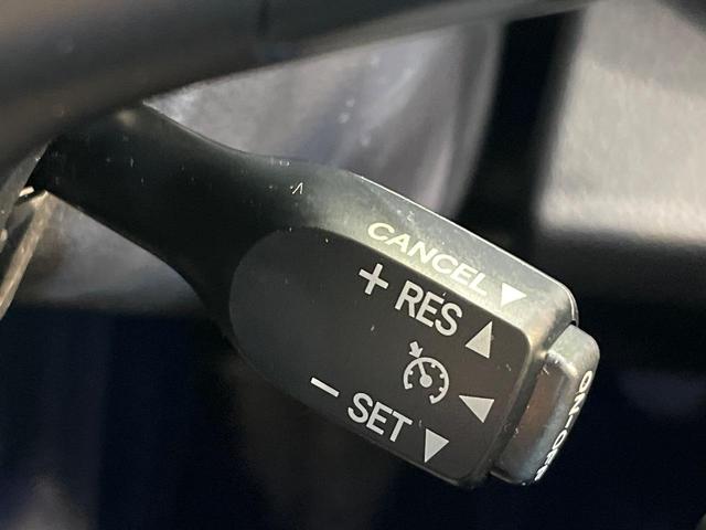 カムリ ハイブリッド　レザーパッケージ　メーカーナビ　バックカメラ　禁煙車　レザーシート　スマートキー　ＨＩＤヘッド　ビルトインＥＴＣ　クルコン　純正１７インチアルミ　オートライト　デュアルエアコン　Ｂｌｕｅｔｏｏｔｈ　ＣＤ　フルセグ（6枚目）