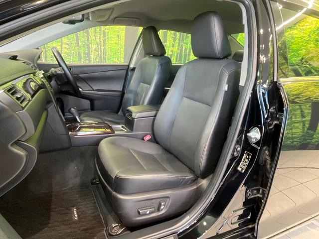 カムリ ハイブリッド　レザーパッケージ　メーカーナビ　バックカメラ　禁煙車　レザーシート　スマートキー　ＨＩＤヘッド　ビルトインＥＴＣ　クルコン　純正１７インチアルミ　オートライト　デュアルエアコン　Ｂｌｕｅｔｏｏｔｈ　ＣＤ　フルセグ（41枚目）